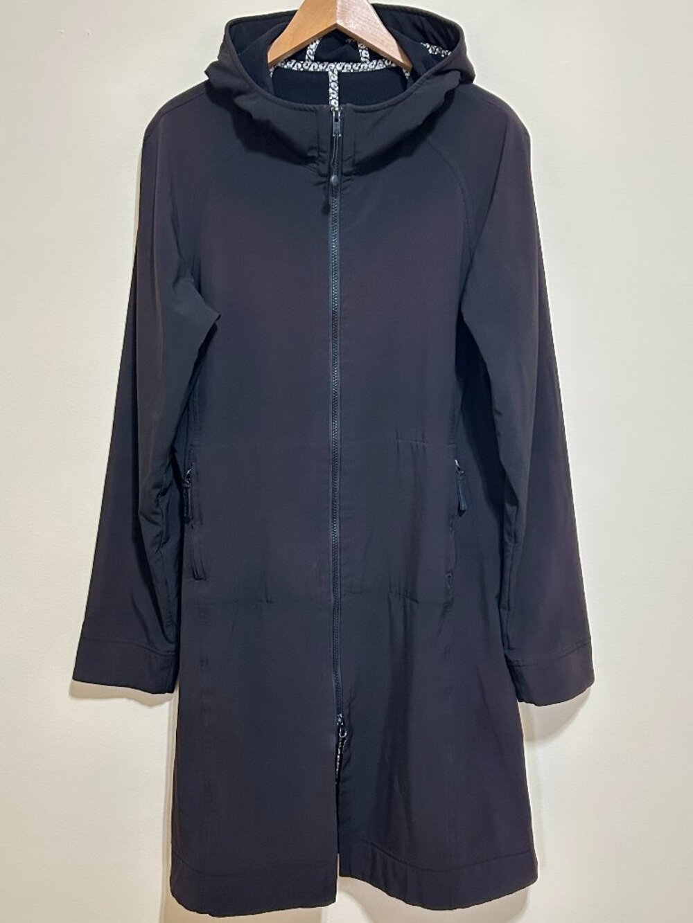 Lululemon Hooded Rain Jacket Black Size L